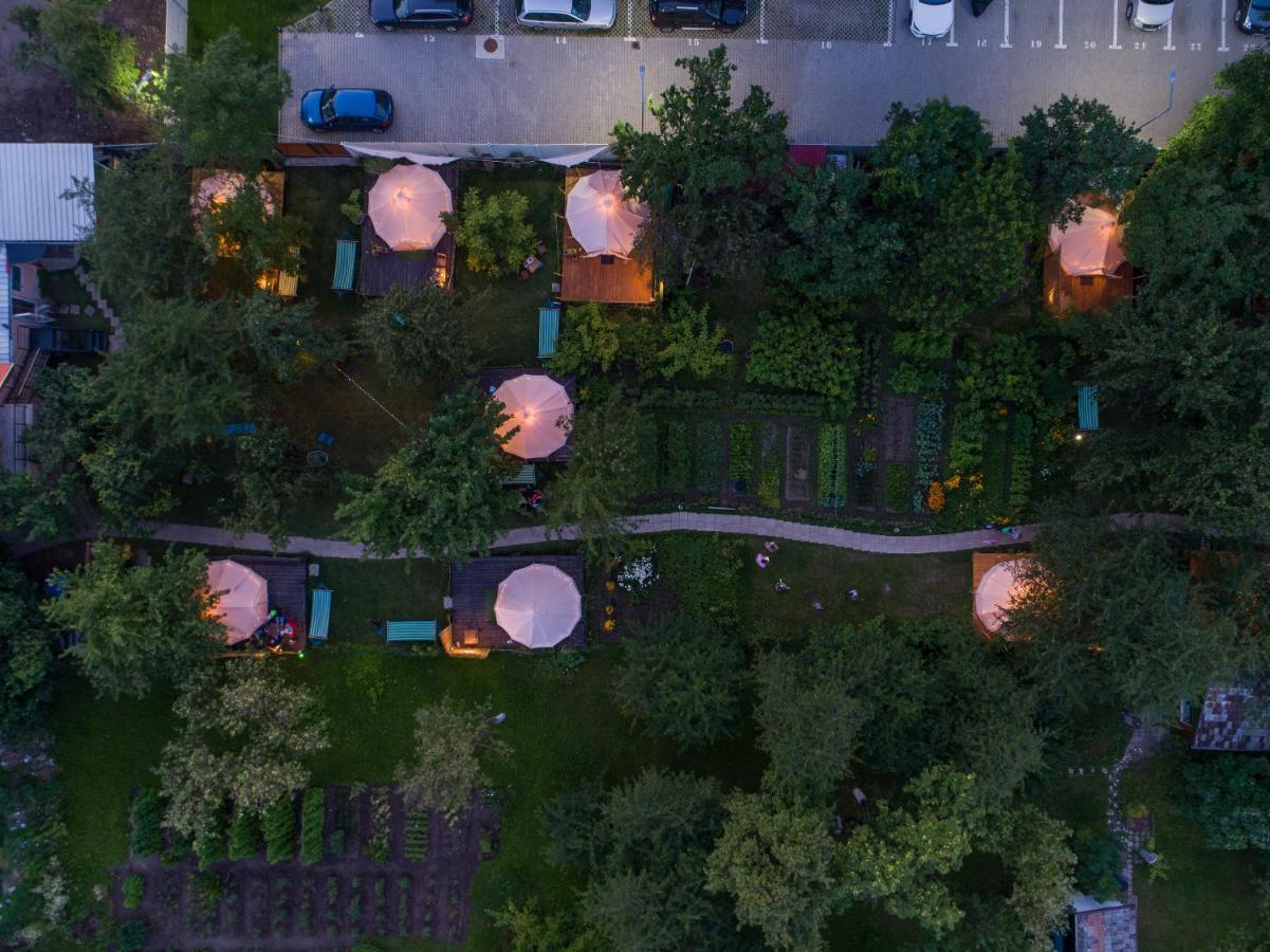 Dragonfly Gardens - The Wagons Braşov Exterior foto